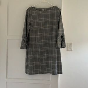 Cute plaid dress. With great sleeve detail.